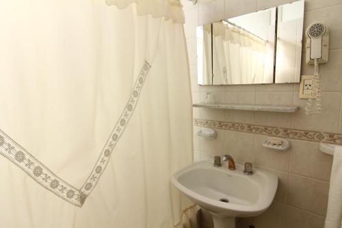 646 Hotel Balcarce – Photos 2