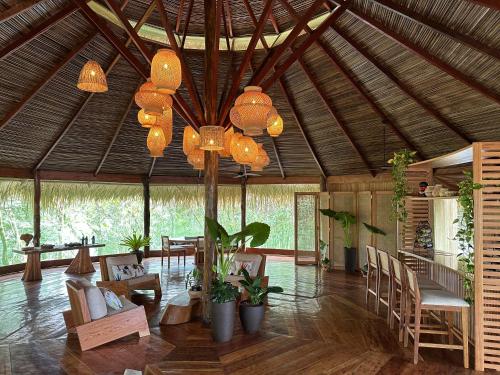 Um restaurante ou outro lugar para comer em Juma Amazon Lodge