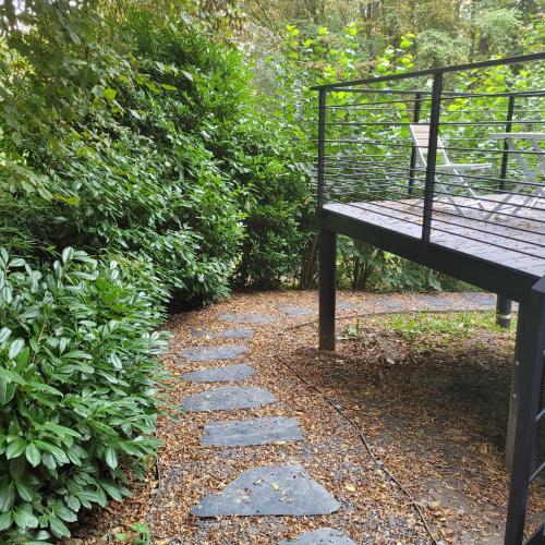 Taman di luar Gite Au chalet de Mélines