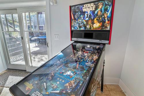 a star wars pinball game in a room at Living Among The Oaks in Stevensville