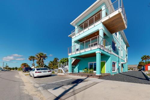 Φωτογραφία από το άλμπουμ του Couple's Getaway, 2nd floor ocean view suite w/ beautiful sunrises, patio, AC σε Flagler Beach