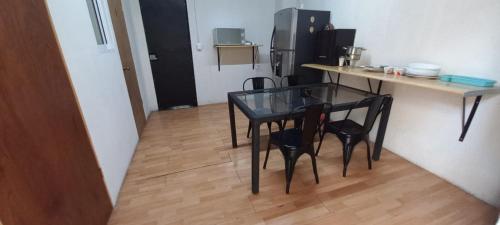 Nhà bếp/bếp nhỏ tại VERSALLES rooms