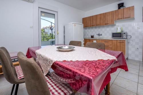 Apartments Karleusa