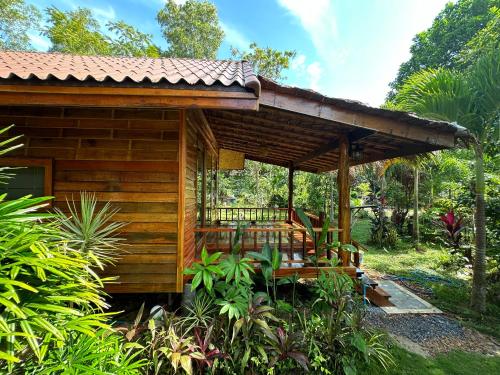 Imagen de la galería de Koh Jum Bungalow & Hostel, en Ko Jum