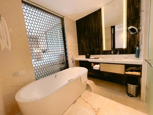 Ένα μπάνιο στο Hilton Da Nang
