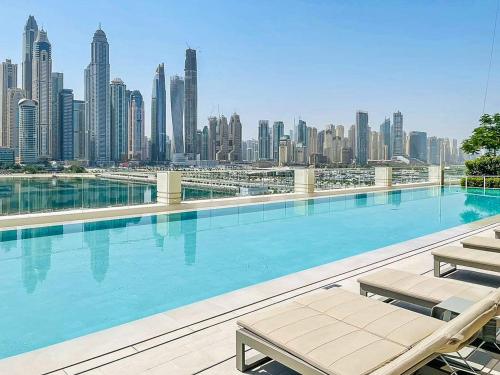 Marina Vista 1 Bed with Private Beach and Gorgeous Skyline