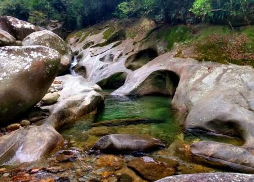 Landskap semula jadi dekat dengan rumah percutian