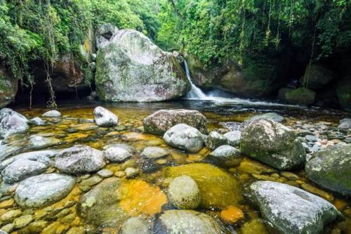 Landskap semula jadi dekat dengan rumah percutian