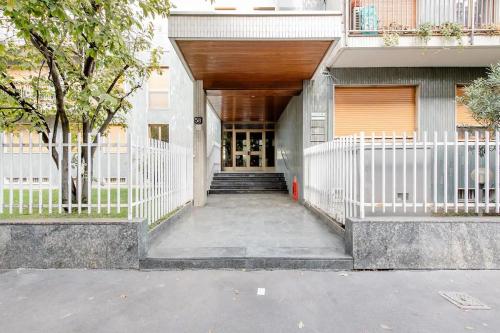 Giro 58, 2 bedroom Apartament, close to San Siro, Fiera and 10 min metro to Duomo