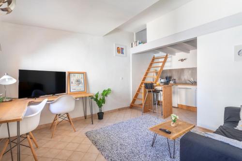 Studio cosy place de la mairie