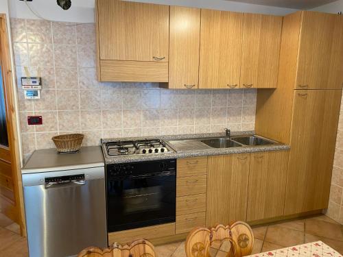 Una cocina o cocineta en Testa Grigia