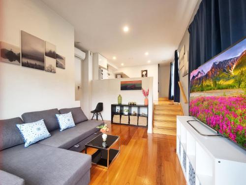 Gallery image of Rosie Townhouse in prime location close to CBD in Melbourne