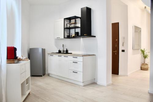 Kuchyň nebo kuchyňský kout v ubytování Design Moderno in Centro - Lainate- Rho Fiera