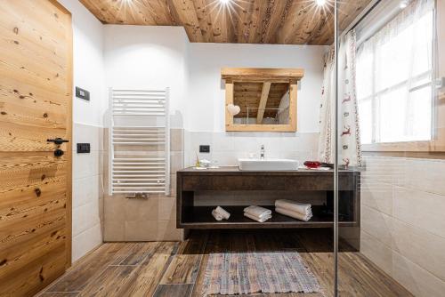 Ένα μπάνιο στο FARM CHALET JUSCIARA