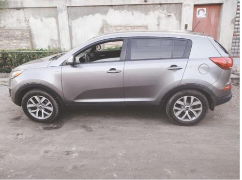 a silver car parked in front of a building at Magnifique Appartement - Cotonou - Avotrou Apkapka in Cotonou