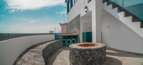 Ảnh trong thư viện ảnh của EXraditional House ở Calheta