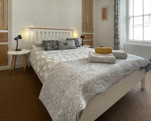 Postel nebo postele na pokoji v ubytování Plymouth Central Apartments