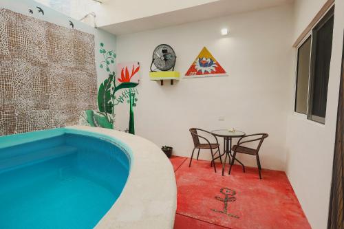 Kolam renang di atau dekat dengan Splash into Paradise !