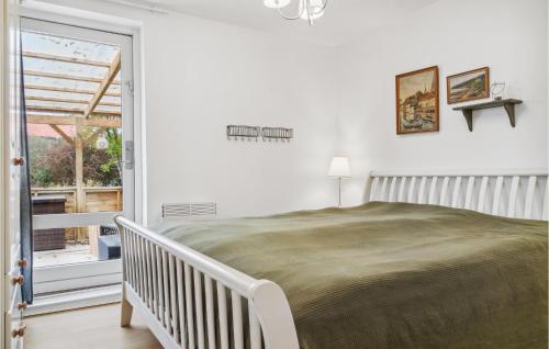 Postel nebo postele na pokoji v ubytování Amazing Home In Ebeltoft With Wifi