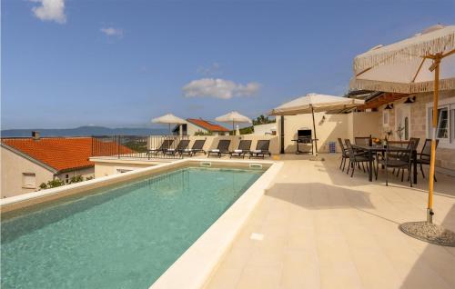 Gorgeous Home In Dramalj With Wifi
