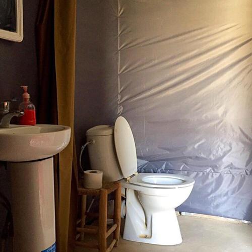 Un baño de Bivouac la fibule des Dunes