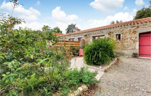 Κήπος έξω από το Stunning Home In Frossay With Wifi