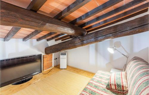 Ένα ή περισσότερα κρεβάτια σε δωμάτιο στο Gorgeous Apartment In Rignano Sull'arno