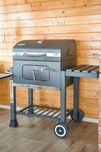 Kemudahan BBQ tersedia untuk tetamu di apartmen