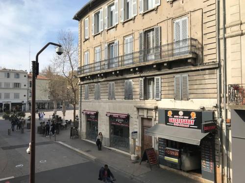 Bel et grand appartement chaleureux hyper centre