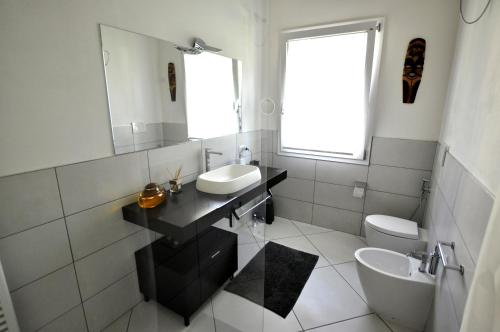 Koupelna v ubytování Gan Eden B&B