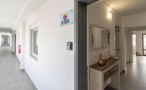 Φωτογραφία από το άλμπουμ του 3 Minutes TO THE BEACH, 2 BEDROOM AMAZING APT WITH BALCONY, BBQ GRILL AND POOL σε Sagres
