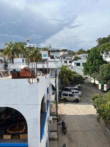 El barrio en el que está el departamento o un barrio cercano