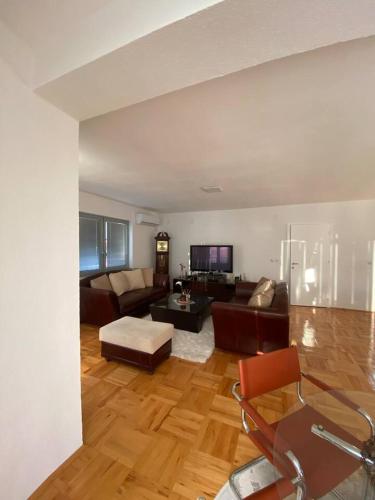 Gallery image of Luxury apartment in Bitola