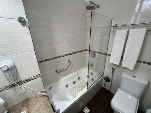 Un baño de Punta del Este Shelton Hotel