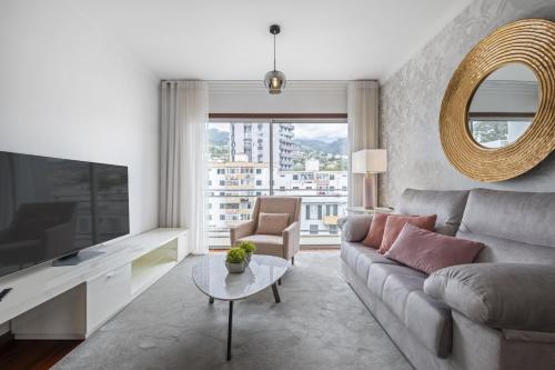 Fifth Apartment by Homie