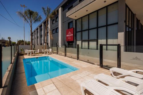 A piscina localizada em Fuente Mayor Hotel Terminal ou nos arredores