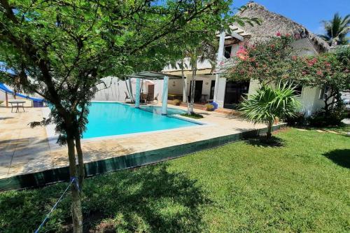 Bazén v ubytování Chalet Rincón Tortuga 4 habitaciones para 18 a 20 personas Máximo nebo v jeho okolí