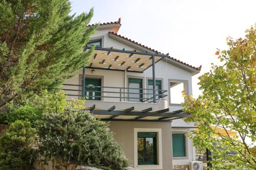 Το κτήριο όπου στεγάζεται  το διαμέρισμα