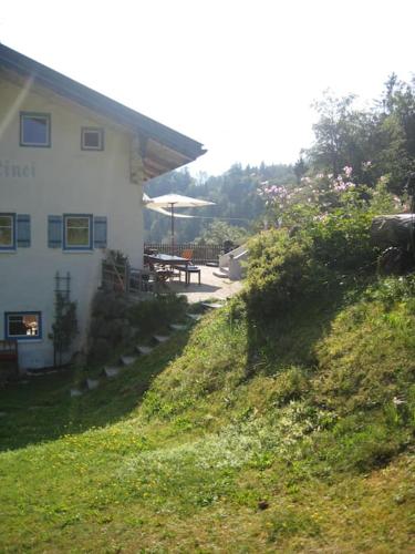 Landskap semula jadi dekat dengan rumah percutian