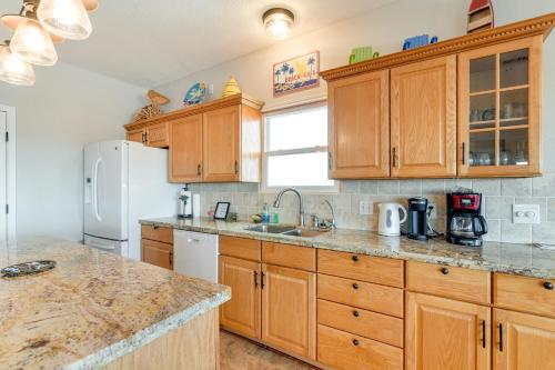 Gallery image of Waterfront Freeport Home Deck and Private Boat Dock in Freeport