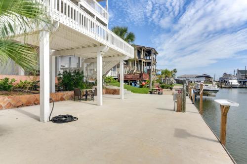 Gallery image of Waterfront Freeport Home Deck and Private Boat Dock in Freeport
