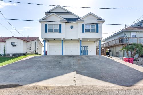 Gallery image of Waterfront Freeport Home Deck and Private Boat Dock in Freeport