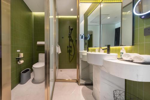 Een badkamer bij Atour Light Hotel Beijing Tiantongyuan Lishuiqiao Station