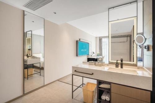 Ένα μπάνιο στο Atour Hotel Chengdu High Tech West District Government Affairs Center