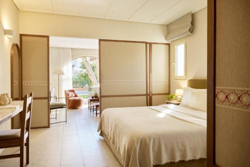 Parga Beach Resortにあるベッド