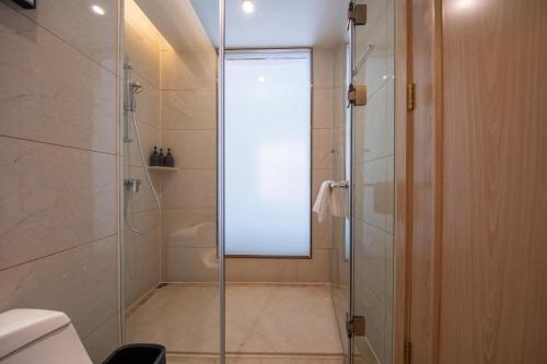 Ένα μπάνιο στο Atour X Hotel Shenzhen Guanlan Shanshui Pastoral