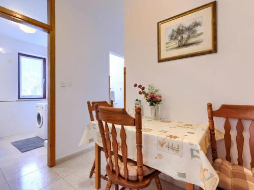 Posezení v ubytování Apartment Alba-5 by Interhome