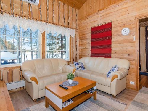 Posezení v ubytování Holiday Home Kultaranta by Interhome