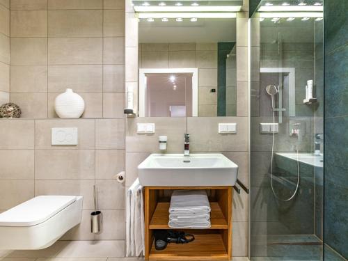 Apartment Seeblick alpe maritima Ski & See-Top 12 by Interhomeにあるバスルーム