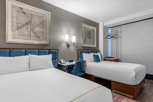 Postel nebo postele na pokoji v ubytování The Draper New York, Tapestry Collection by Hilton